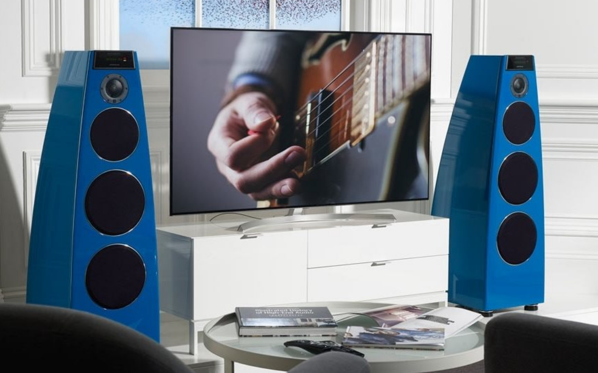 UHD121
